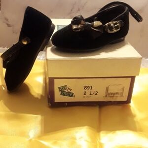 Step & Stride Toddler Girl 2.5D Black W/Blk&Gold Bow* Crushed Velvet Dress Shoes